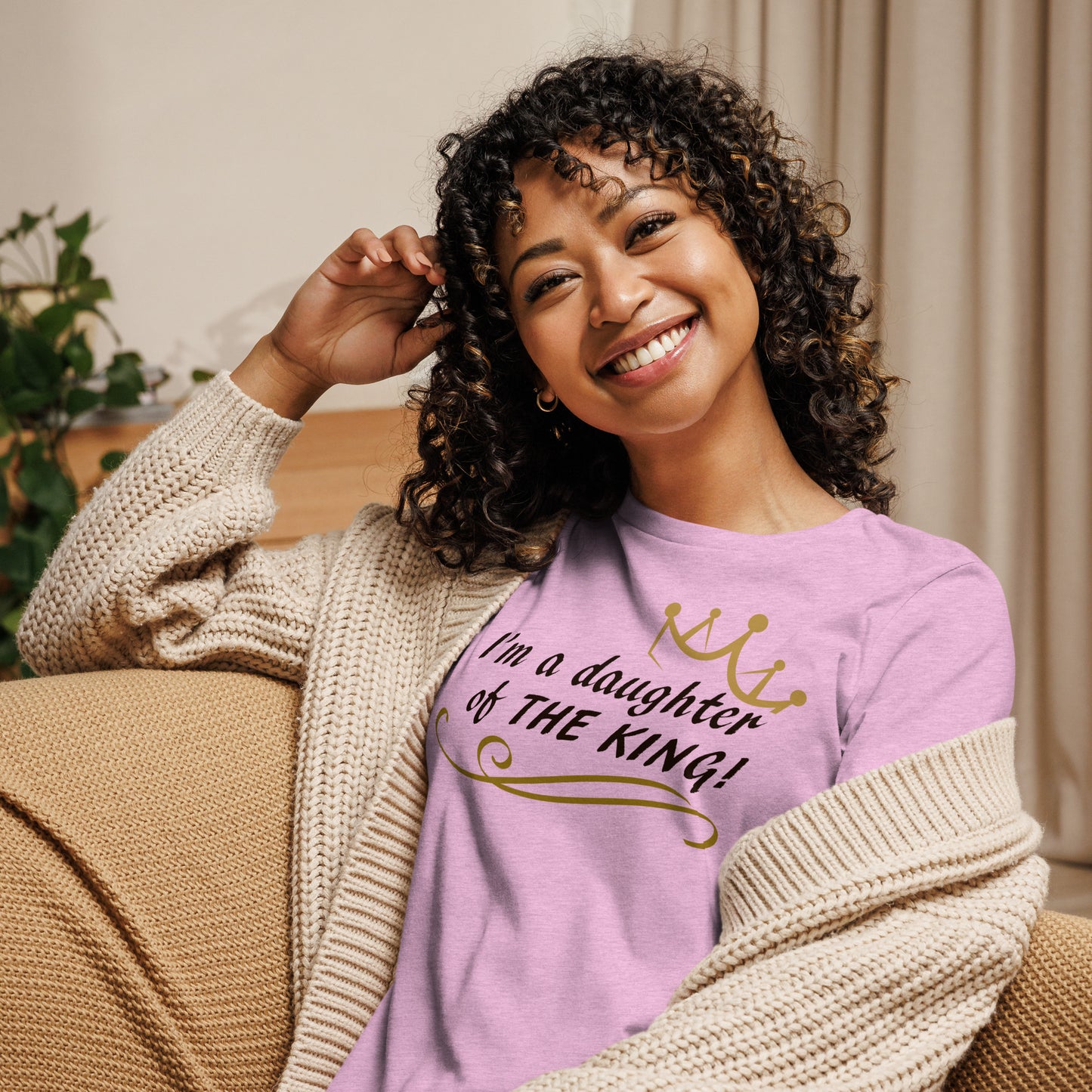 “A Daughter of the King” Women's Relaxed T-Shirt